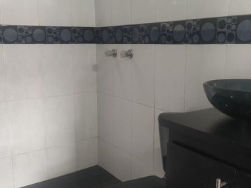 Excelente oportunidad de Vivenda ó Inverción apartamento Altos de Madrid