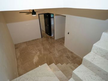 Condominio de dos pisos, frente a la alberca, comunidad con acceso al mar, venta, Sirenis, Tulum.