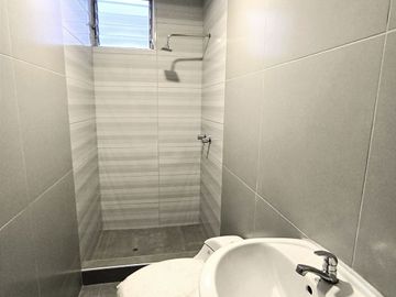 DEPARTAMENTE AMPLIO EN VENTA EN EL CENTRO DE TACNA