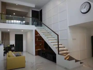 Rumah 2 lantai Terawat Di Menteng Bintaro Jaya 13965-GB 0811189----