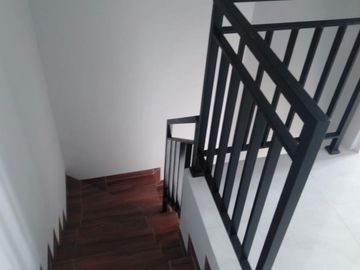 Rumah Rzq Kelapa Dua, Baru 2/1 LANTAI Mewah Harga Murah New di Tugu Cimanggis Kota Depok Jual Dijual
