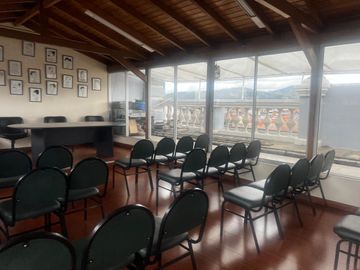 HERMOSA CASA EN VENTA  PATRIMONIAL y COLONIAL ubicada  EN EL CENTRO DE CUENCA SECTOR SAN SEBASTIAN