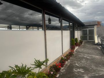 HERMOSA CASA EN VENTA  PATRIMONIAL y COLONIAL ubicada  EN EL CENTRO DE CUENCA SECTOR SAN SEBASTIAN
