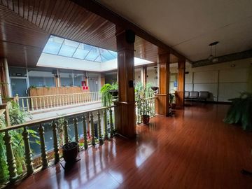 HERMOSA CASA EN VENTA  PATRIMONIAL y COLONIAL ubicada  EN EL CENTRO DE CUENCA SECTOR SAN SEBASTIAN