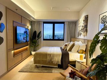 3-bedroom Duplex with 1 parking slot | Laya by Shang Properties | pre-selling residential condominium |