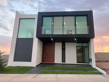 CASA EN VENTA VALLE IMPERIAL ZAPOPAN