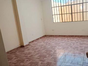 VENTA DE CASA DE DOS PISO EN  CARABAYLLO