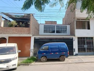 VENTA DE CASA DE DOS PISO EN  CARABAYLLO