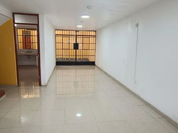 VENTA DE CASA DE DOS PISO EN  CARABAYLLO