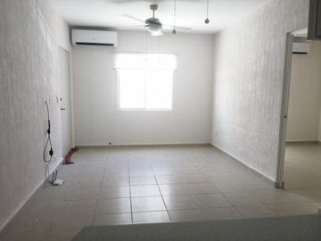 Departamento en Playa del Carmen: 2 Recámaras con Amenidades