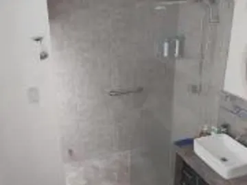 HERMOSA CASA EN LINCE , MUY CENTRICA