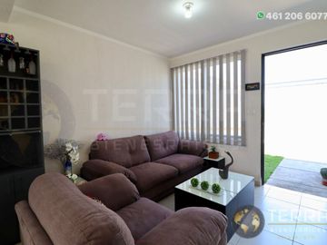 SE VENDE CASA EN GRAN HACIENDA CELAYA GTO.  SOBRE AVENIDA 1 RECAMARA PLANTA BAJA Y DOS PLANTA ALTA cerca del colegio Rosenblueth Campus Universitario