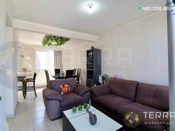 SE VENDE CASA EN GRAN HACIENDA CELAYA GTO.  SOBRE AVENIDA 1 RECAMARA PLANTA BAJA Y DOS PLANTA ALTA cerca del colegio Rosenblueth Campus Universitario