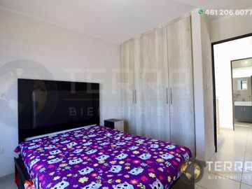SE VENDE CASA EN GRAN HACIENDA CELAYA GTO.  SOBRE AVENIDA 1 RECAMARA PLANTA BAJA Y DOS PLANTA ALTA cerca del colegio Rosenblueth Campus Universitario