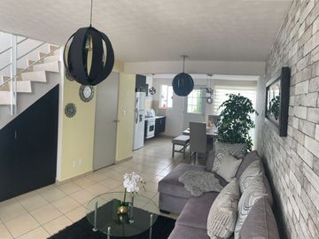 Venta de Casa con Alberca a 45 min de la CDMX.