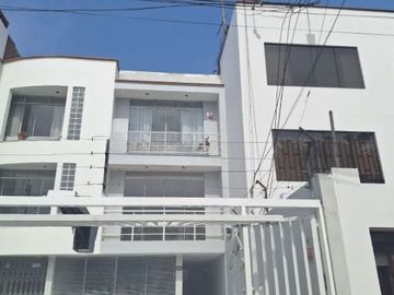 Se Vende Departamento / Amplio Flat En La Molina Javier Prado Urb Santa Patricia