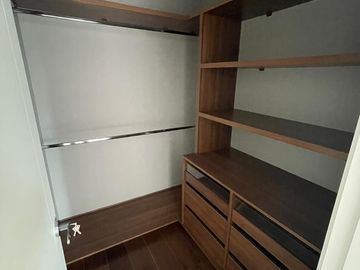 San Isidro: Descubre Tu Nuevo Hogar en The Palms con Vista Diagonal Al Golf