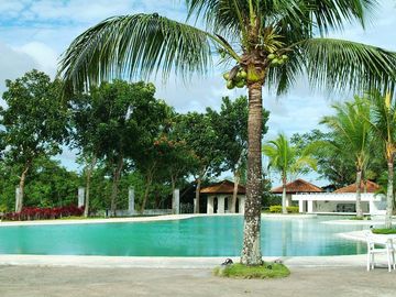FOR SALE Family Paradise: 3 BEDROOM House with Country Club Amenities in Silang,Tagaytay