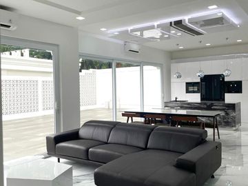 Dijual Rumah Cluster Emerald Mansion Mewah Nyaman dan Asri di Lippo Cikarang