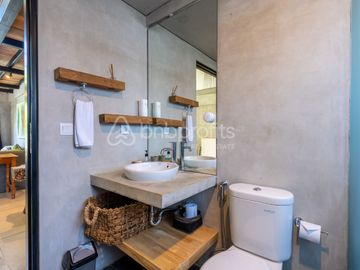 Modern 1 Bedroom Loft in Berawa, Ideal Investment Opportunity