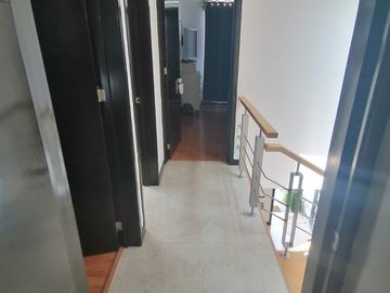 Casa en venta al sur de pachuca, fraccionamiento residencial con acceso controlado.