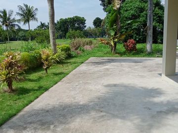 FOR SALE  Stylish Retreat: 3-Bedroom Residence with Golf Course Views in Silang, Tagaytay