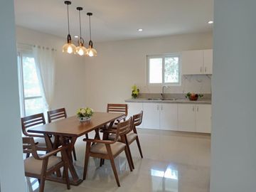 FOR SALE  Stylish Retreat: 3-Bedroom Residence with Golf Course Views in Silang, Tagaytay