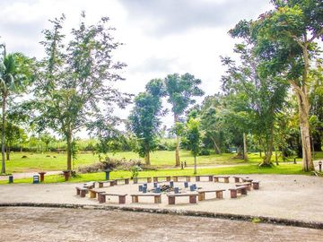 FOR SALE  Stylish Retreat: 3-Bedroom Residence with Golf Course Views in Silang, Tagaytay