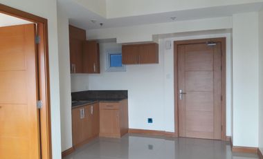 5% DP MOVE IN RENT TO OWN TRION TOWER IN 8TH ST.  BGC NEAR SM AURA MARKET MARKET