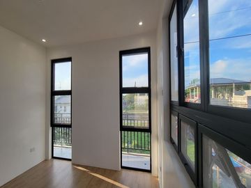 5 Bedroom House and Lot for Sale in Vermont Park Executive Village, Antipolo City