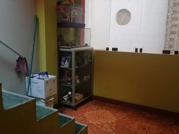VENDO CASA DE 3 PISOS EN SMP