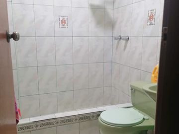 VENDO CASA DE 3 PISOS EN SMP