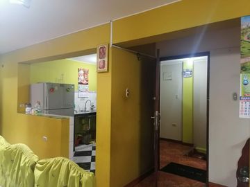 VENDO CASA DE 3 PISOS EN SMP