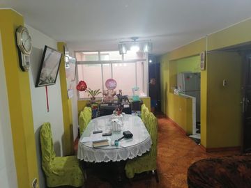 VENDO CASA DE 3 PISOS EN SMP
