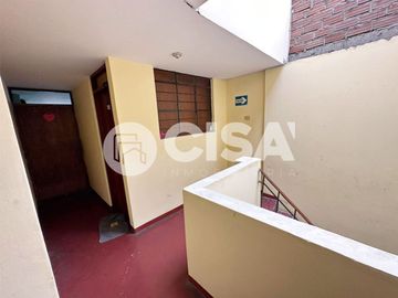 SE VENDE HOSTAL (24 HAB} + 2 LOCALES COMERCIALES