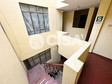 SE VENDE HOSTAL (24 HAB} + 2 LOCALES COMERCIALES