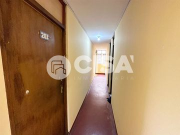 SE VENDE HOSTAL (24 HAB} + 2 LOCALES COMERCIALES
