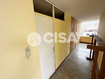 SE VENDE HOSTAL (24 HAB} + 2 LOCALES COMERCIALES