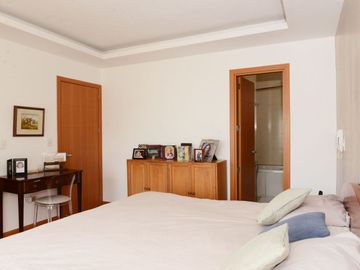 HERMOSA CASA DE VENTA DE 3 DORMITORIOS - NO ADOSADA - CONJUNTO - VIA INTERVALLES