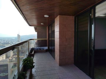 Departamento de Alquiler Amoblado, 3 dormitorios, Centro de Guayaquil