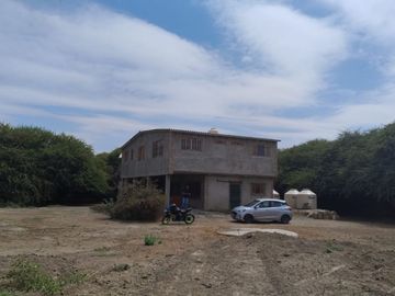 TERRENO EN VENTA INCLUYE CON CASA EN EL INTERIOR EN NUEVO CATACAOS