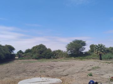 TERRENO EN VENTA INCLUYE CON CASA EN EL INTERIOR EN NUEVO CATACAOS