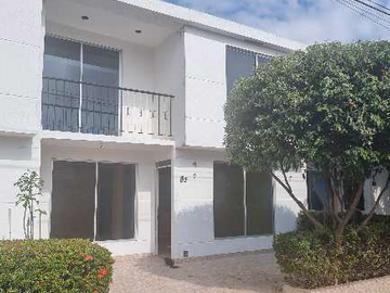 VENDO CASA DE DOS PISOS EN EL CONDOMINIO ALTAGRACIA I  ETAPA - FLANDES TOLIMA