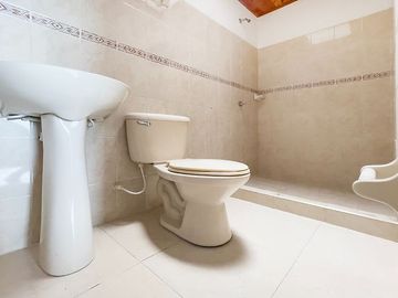 VENDO CASA DE DOS PISOS EN EL CONDOMINIO ALTAGRACIA I  ETAPA - FLANDES TOLIMA