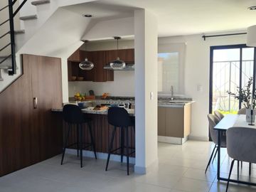 VENTA CASA EN VALLE CORREGIDORA