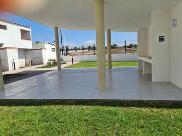 VENTA CASA EN VALLE CORREGIDORA