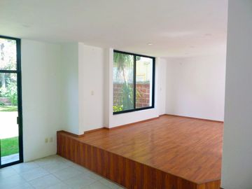 Casa en Venta, Calle Francisco Morales Vandenynden N9. Fracc. Moratilla, Puebla.