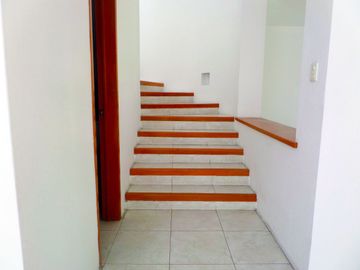 Casa en Venta, Calle Francisco Morales Vandenynden N9. Fracc. Moratilla, Puebla.