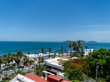 Casa de lujo en Venta con vista panoramica al mar, a pasos del Malecon y cerca del centro Historico de Mazatlán