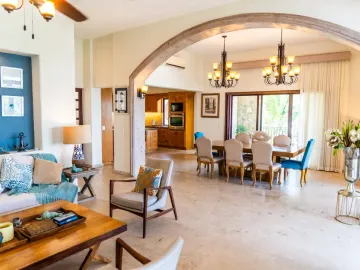 Casa de lujo en Venta con vista panoramica al mar, a pasos del Malecon y cerca del centro Historico de Mazatlán